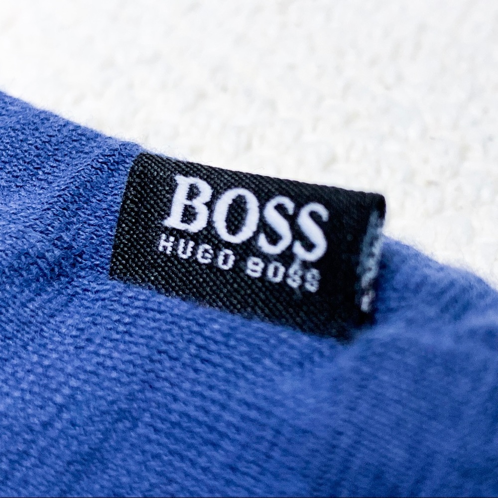 Hugo Boss Regular-fit Cotton T-shirt w/ V-neckline - Picture 6 of 6